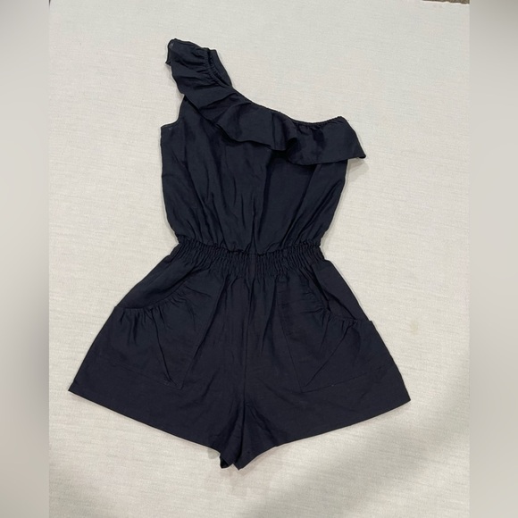 Better Be Pants - Better B black one-shoulder ruffle romper Size Small NWOT